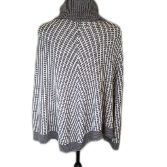 Calvin Klein acrylic knit turtleneck poncho/cape/sweater/coat, EUC, one size - Picture 3 of 9
